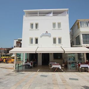 Artemis Hotel